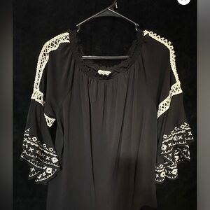 Style & Co Embroidered Peasant Blouse w/ Bell Sleeves in Black / Ivory 15-25”p2p